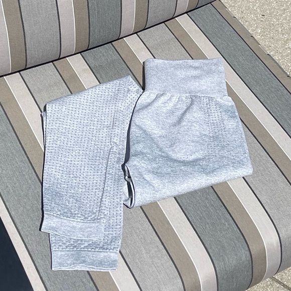 Light Gray Contour Workout Leggings - Picture 1 of 5